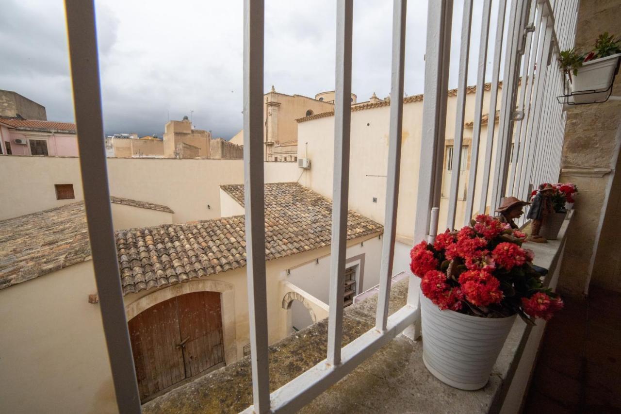 B&B Palazzo Loreto Avola Eksteriør billede