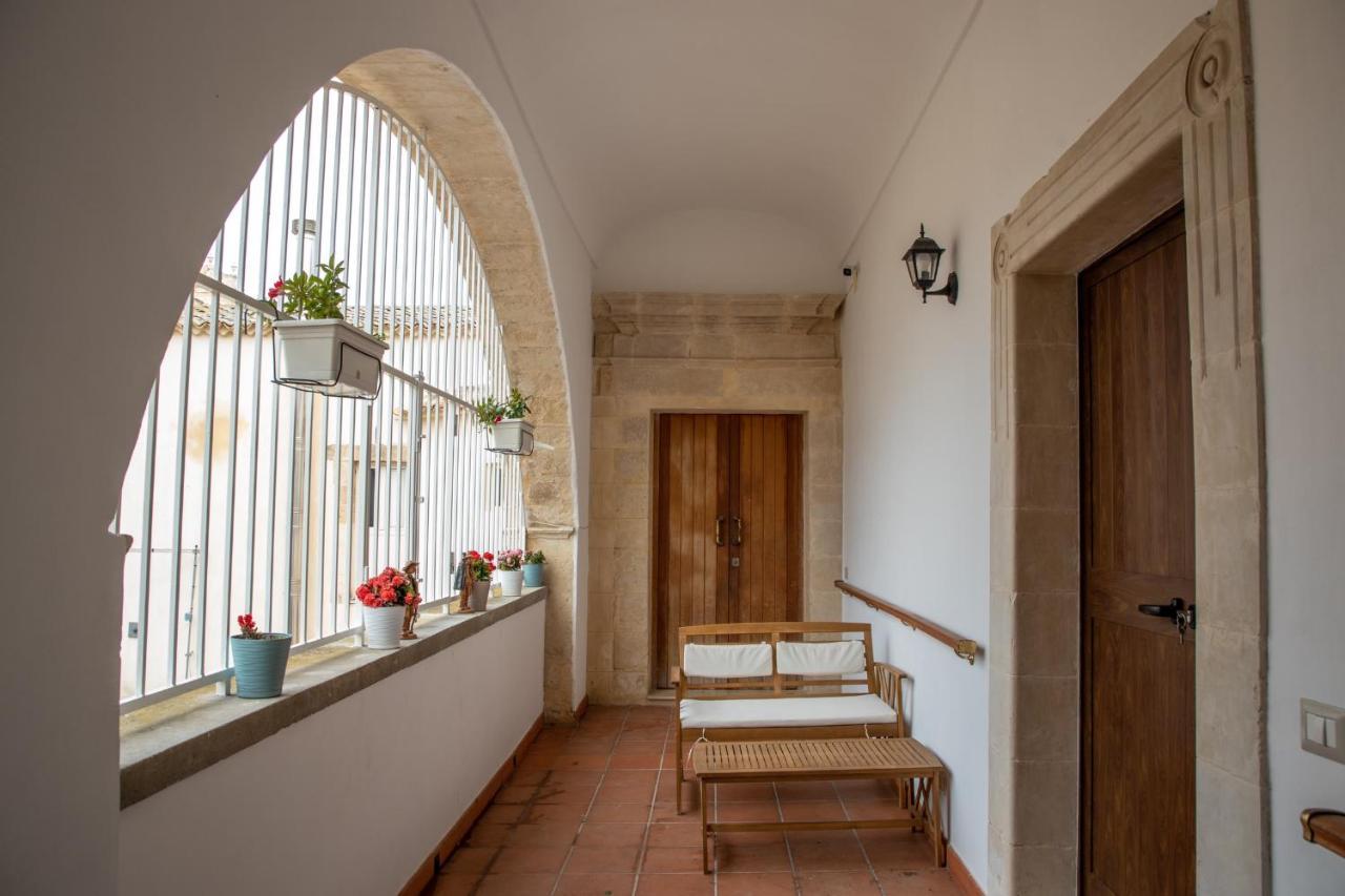 B&B Palazzo Loreto Avola Eksteriør billede